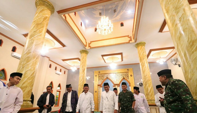 Bupati Subang H. Ruhimat, Meresmikan Mesjid Agung Al- Ikhlas Desa Cipeundeuy