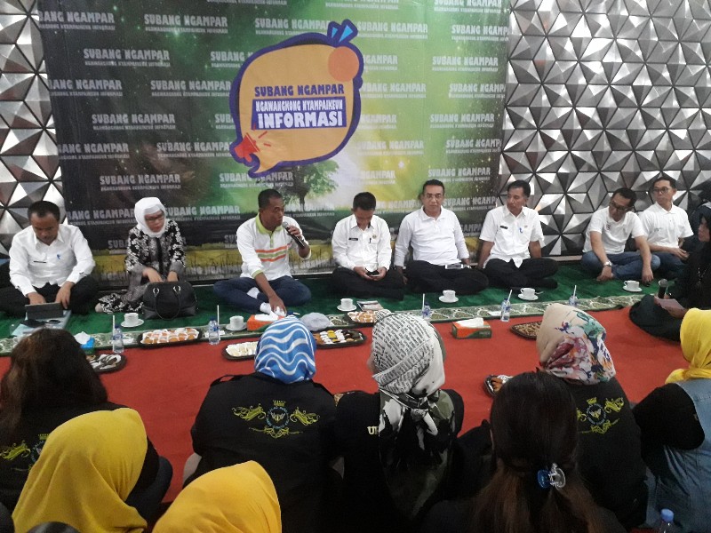 Bupati Subang H. Ruhimat, diskusi Dengan Masyarakat Program Jawara