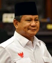 Capres Nomer Urut 02 Prabowo Menggunakan Jalur Darat Untuk Menyapa Para Pendukungnya