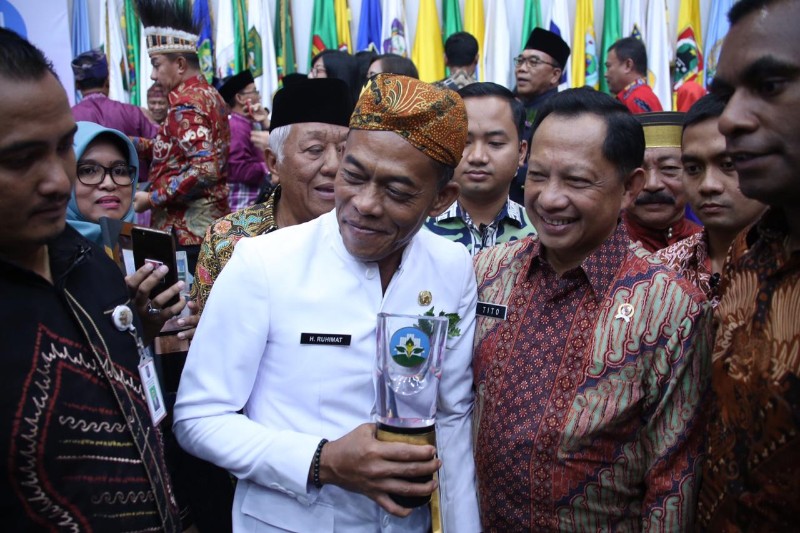 Bupati Subang H Ruhimat Mendapatkan Penghargaan Saba Wistara 2019